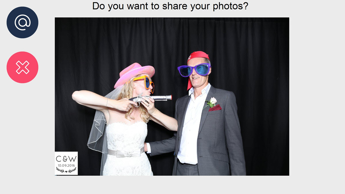 Showing email sharing screen created by the d Breeze DSLR Remote Pro 3.11.2 Photobooth Setup Wizard Breeze DSLR Remote Pro 3.11.2